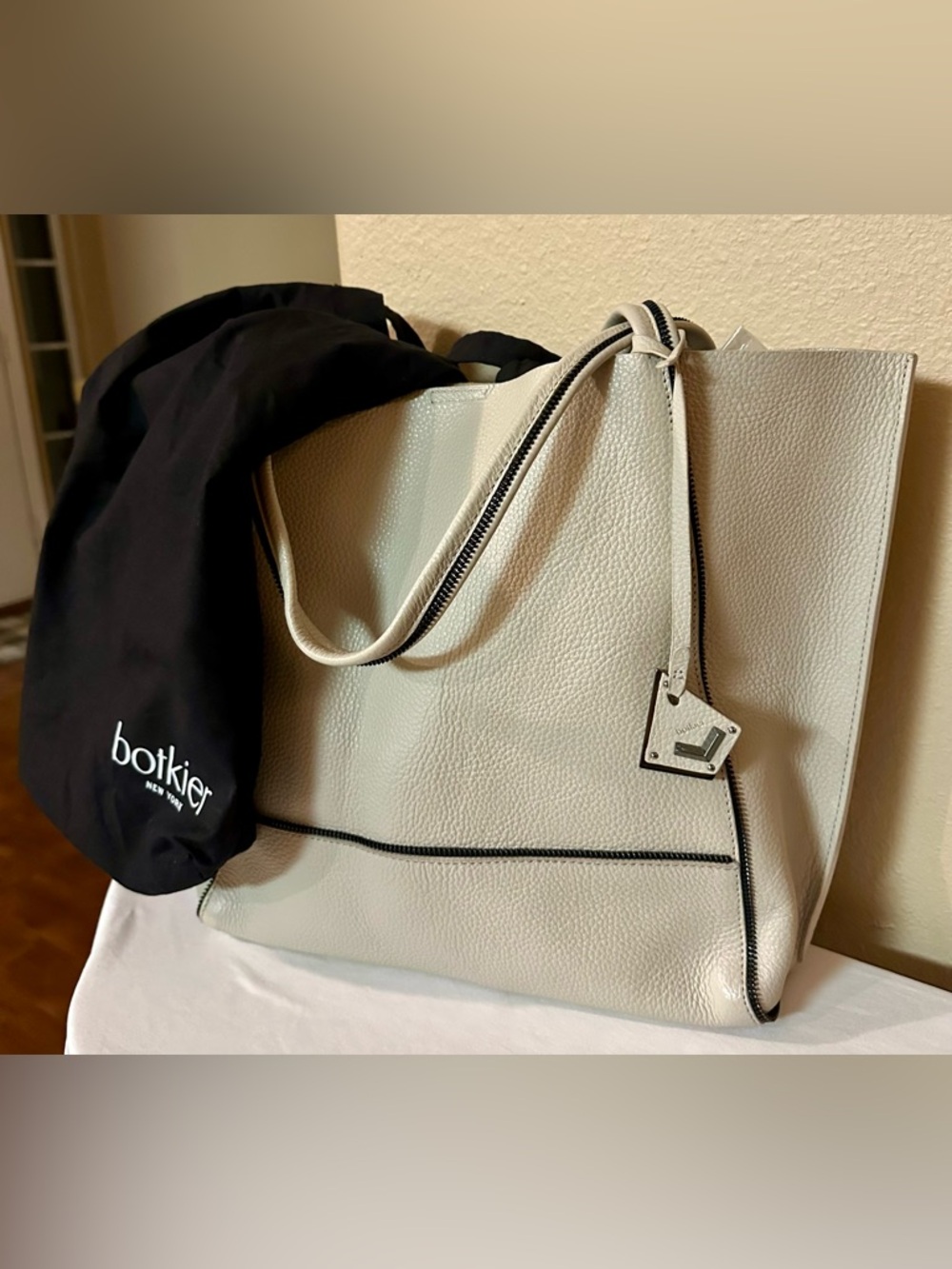 Botkier Pebbled Leather Tote Bag Light Taupe Cream Large Shoulder Bag - Picture 11 of 11